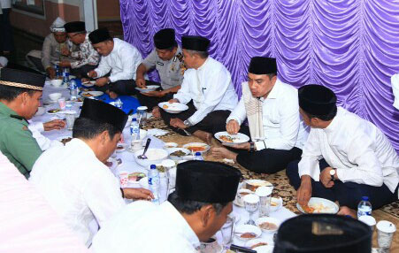 Bupati Rohul Kunjungi Masjid Jamiaturrahman