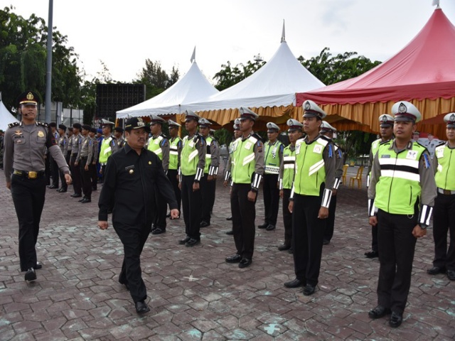 Bupati Amril Pimpin Apel Gelar Pasukan Operasi Lilin 2016