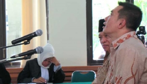 Hakim Diminta Cabut Hak Politik Mantan Ketua DPRD Riau dan Bupati Rohul Non Aktif