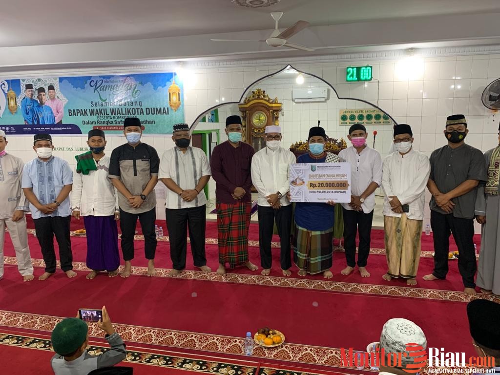 Tangani Banjir, Pemko Dumai Datangkan Dua Ekscavator Amfibi