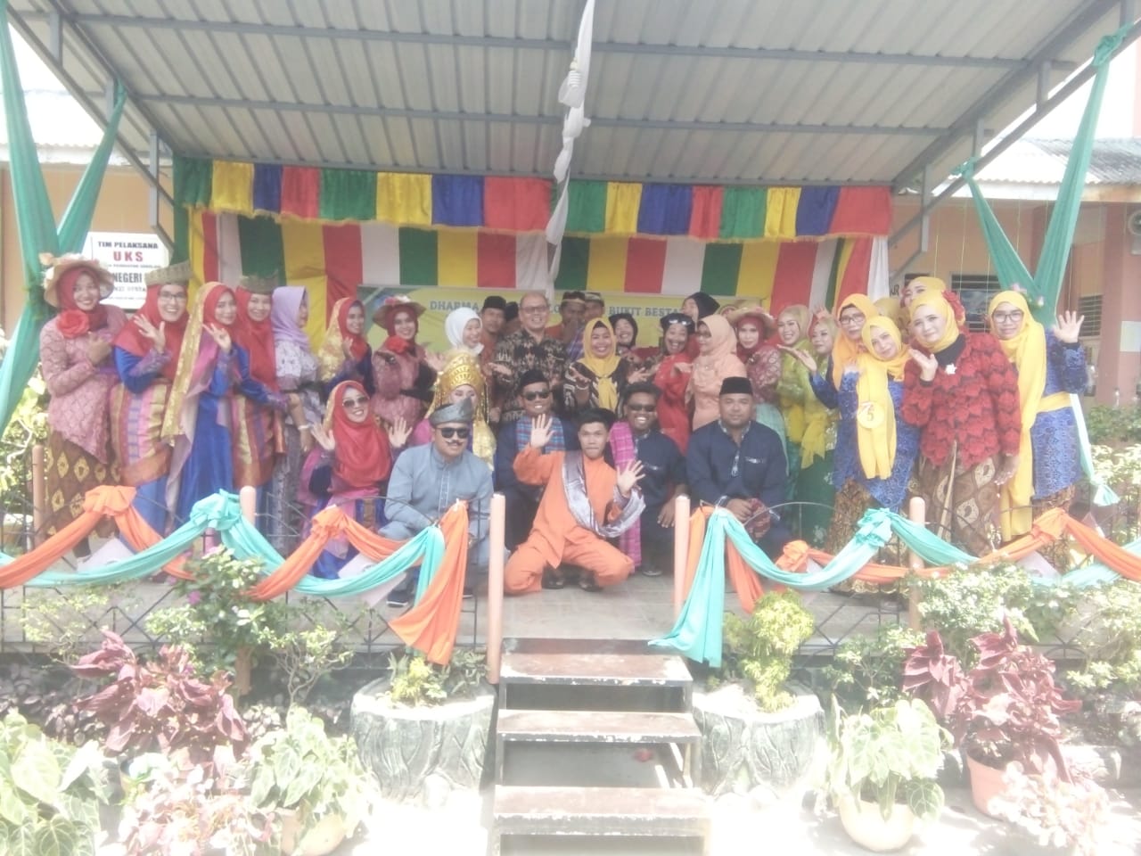 Dharma Wanita Kelompok 11 Bukit Bestari Gelar Lomba Antar SD