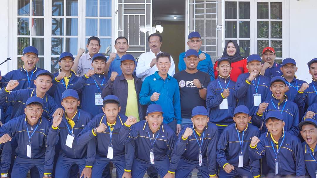Bupati Rohil Afrizal Sintong Lepas Kontigen POPDA Riau XV