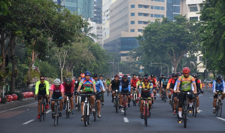 Ratusan Prajurit Korem Gowes Keliling Surabaya