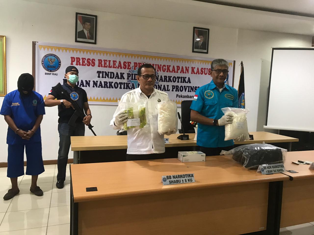 BNNP Amankan Kurir Transaksi di Parkiran Hotel