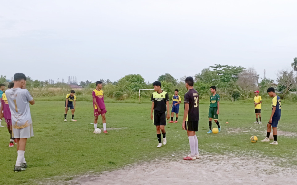 Jaga Kebugaran, SSB PERSEKAT Dumai Latihan Ringan di Bulan Puasa Tahun Ini