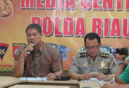 Direskrimsus Polda Riau Akui Foto Dirinya Bersama Bos PT APSL