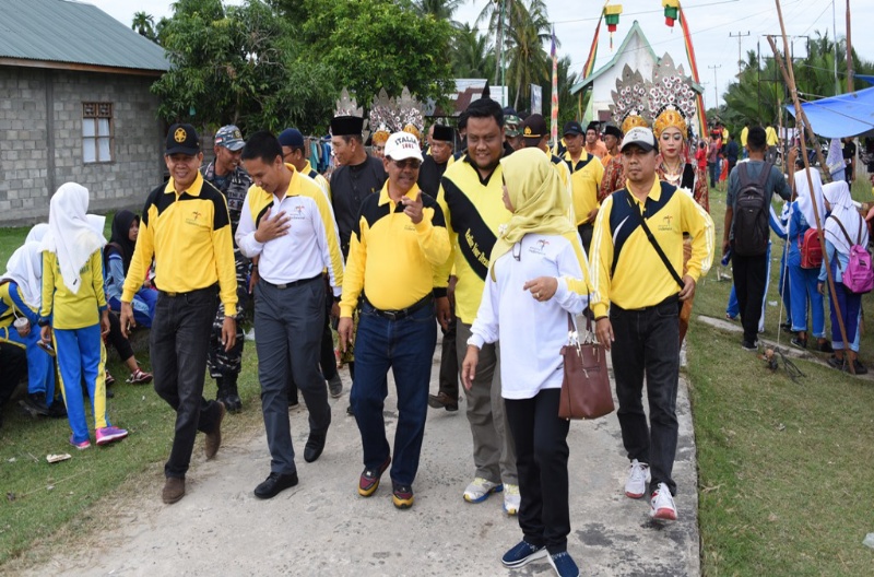 Buka Pesta Pantai di Teluk Rhu, Amril: Mari Lestarikan Budaya Lokal