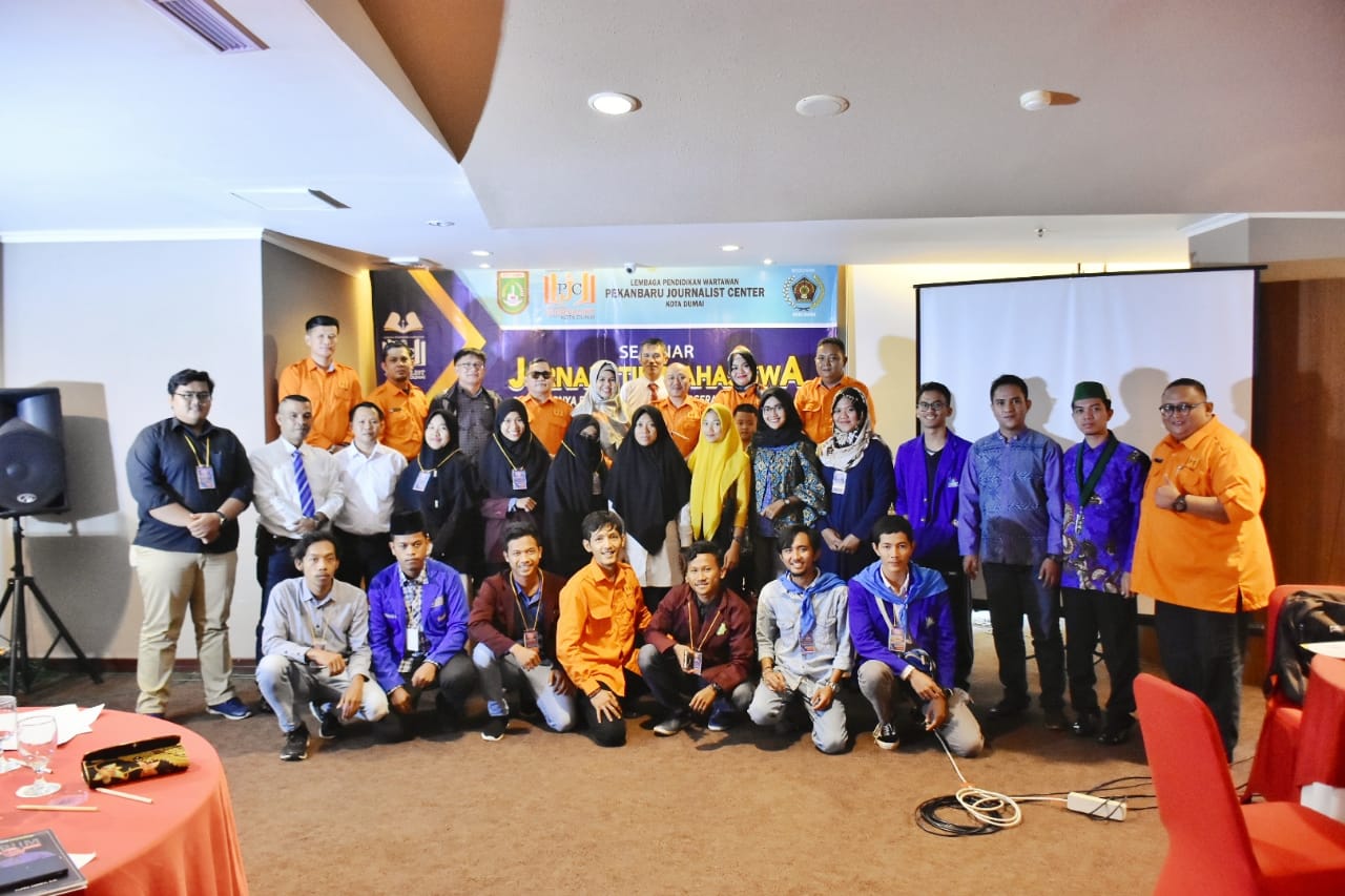Perwakilan Sekolah Tinggi se Kota Dumai Hadiri Seminar Jurnalistik Tajaan PJC Dumai