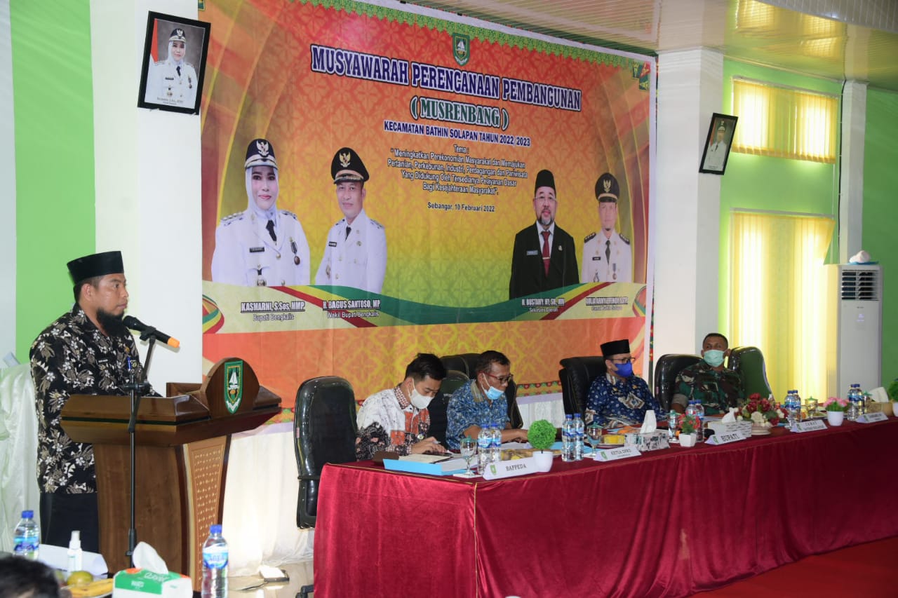 Kasmarni Minta Pihak Kecamatan Bathin Solapan Segera Lakukan Pembangunan