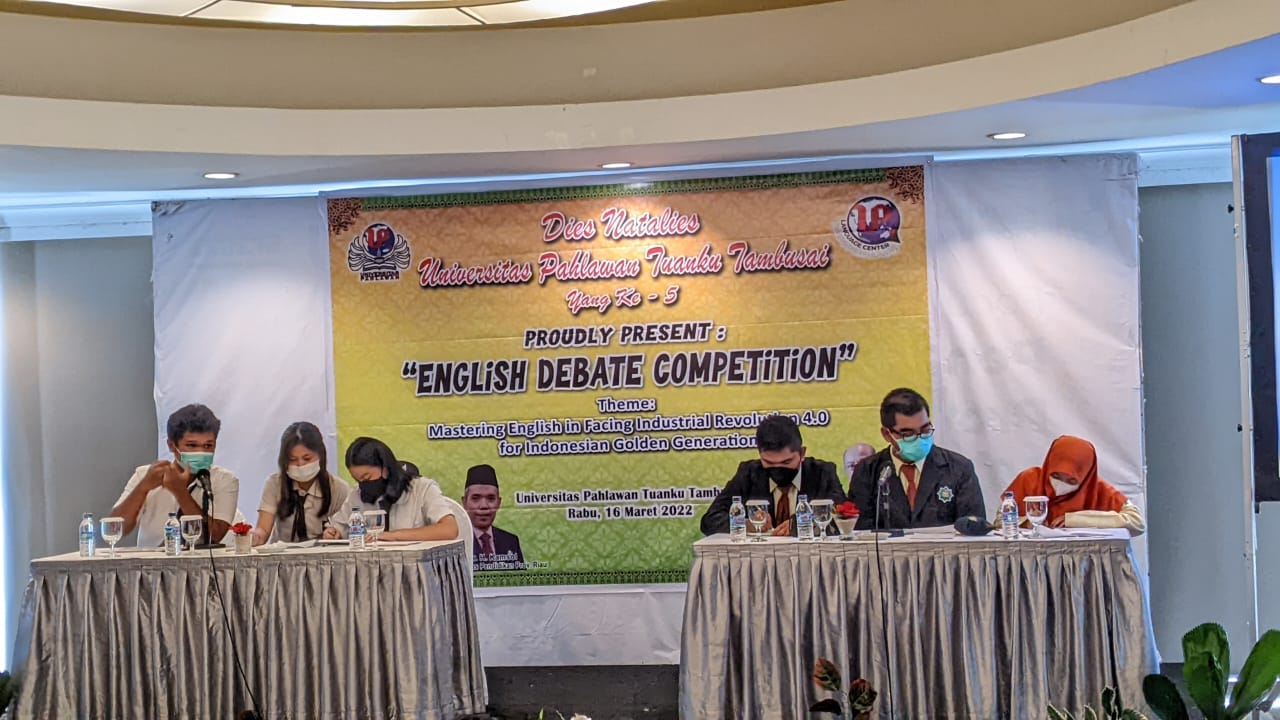 Universitas Pahlawan Taja Debat Bahasa Inggris