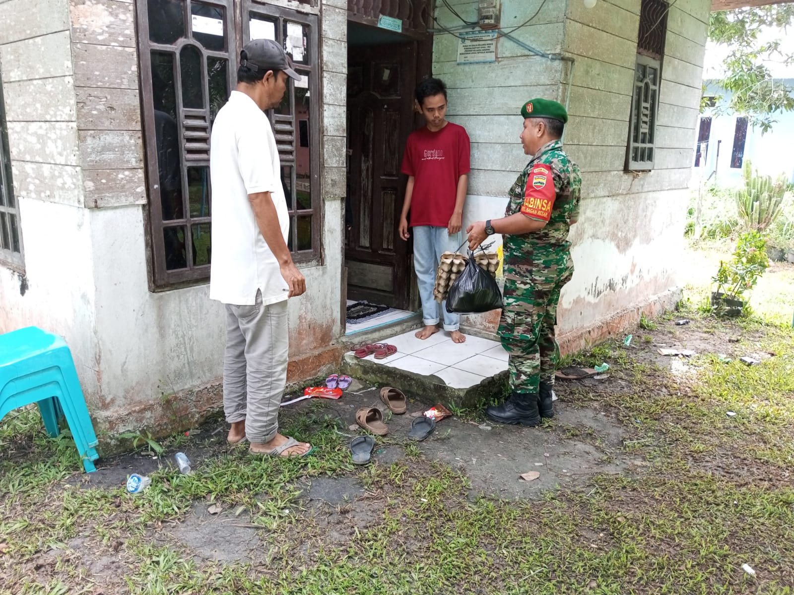 Serma Zul Efendi Sambangi Rumah Masyarakat