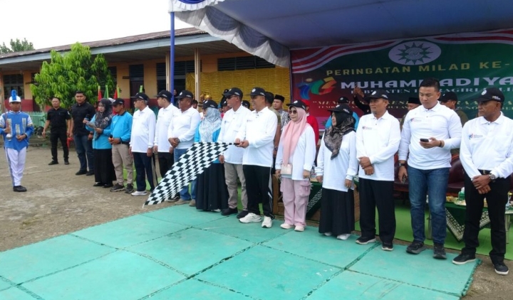 Bupati Herman Lepas Pawai Ta'aruf Milad ke-113 Muhammadiyah di Tembilahan