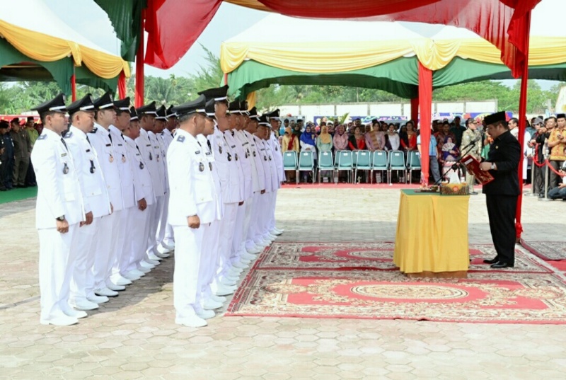 Bupati Bengkalis Melantik 22 Kades di Duri