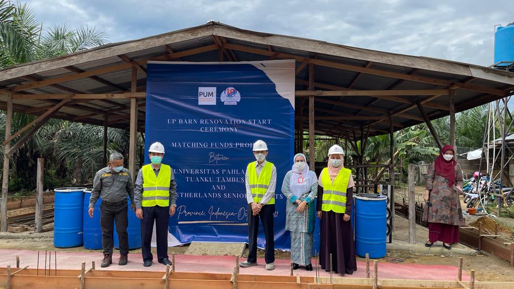 Dibantu PUM Senior Experts, The Netherlands, Rektor UP Lakukan Peletakan Batu Pertama