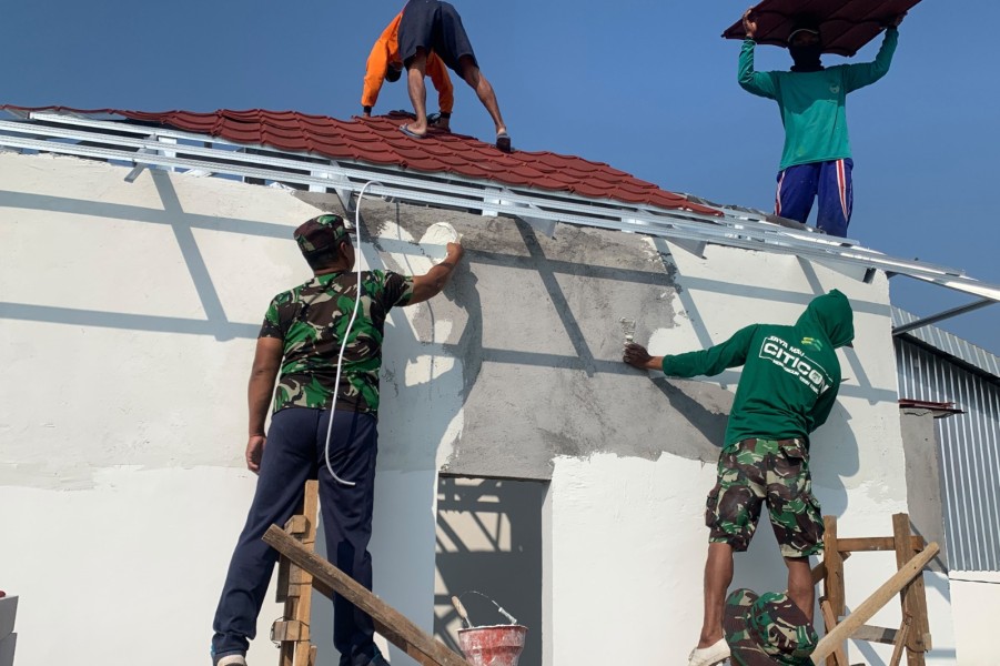 Mengukir Bakti di Tapak Perbatasan: Satgas TMMD 129 Bojonegoro dan Warga Kesongo Menyatu Membangun Rumah Doa