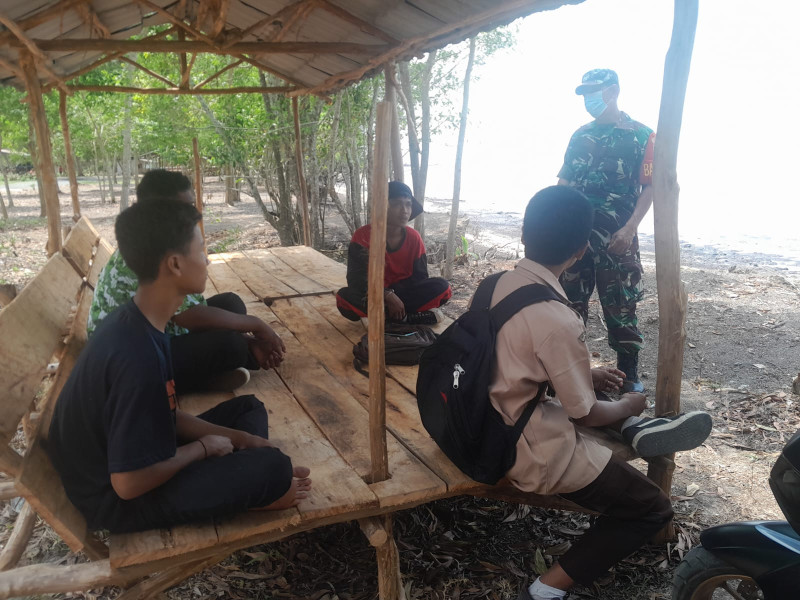 Cegah Penyebaran Covid-19, Serka Aslim Lubis Laksanakan Patroli