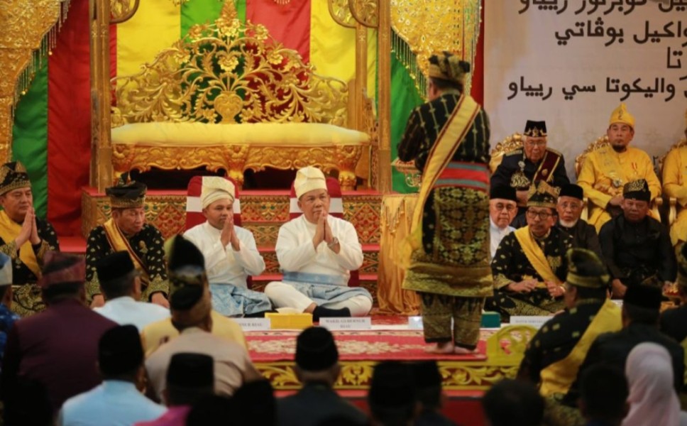 Gubri dan Wagubri Terima Tepuk Tepung Tawar, Simbol Restu Adat Melayu Riau