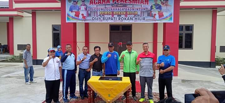 Bupati Suyatno Resmikan GOR dan Buka Open Tournament Badminton Bupati Cup 2020