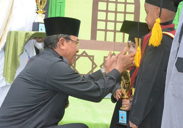 Tasyakuran Pelepasan Santri, Wardan Janjikan Bantuan Bagi Ponpes Al Azkiya di 2018