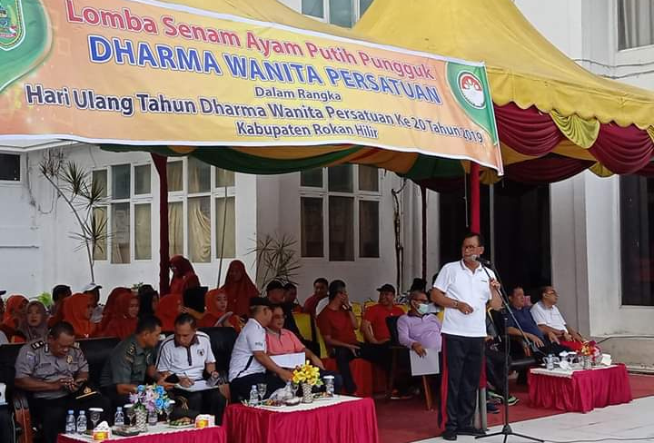 Bupati Suyatno Buka Lomba Senam Kreasi Ayam Putih Pungguk