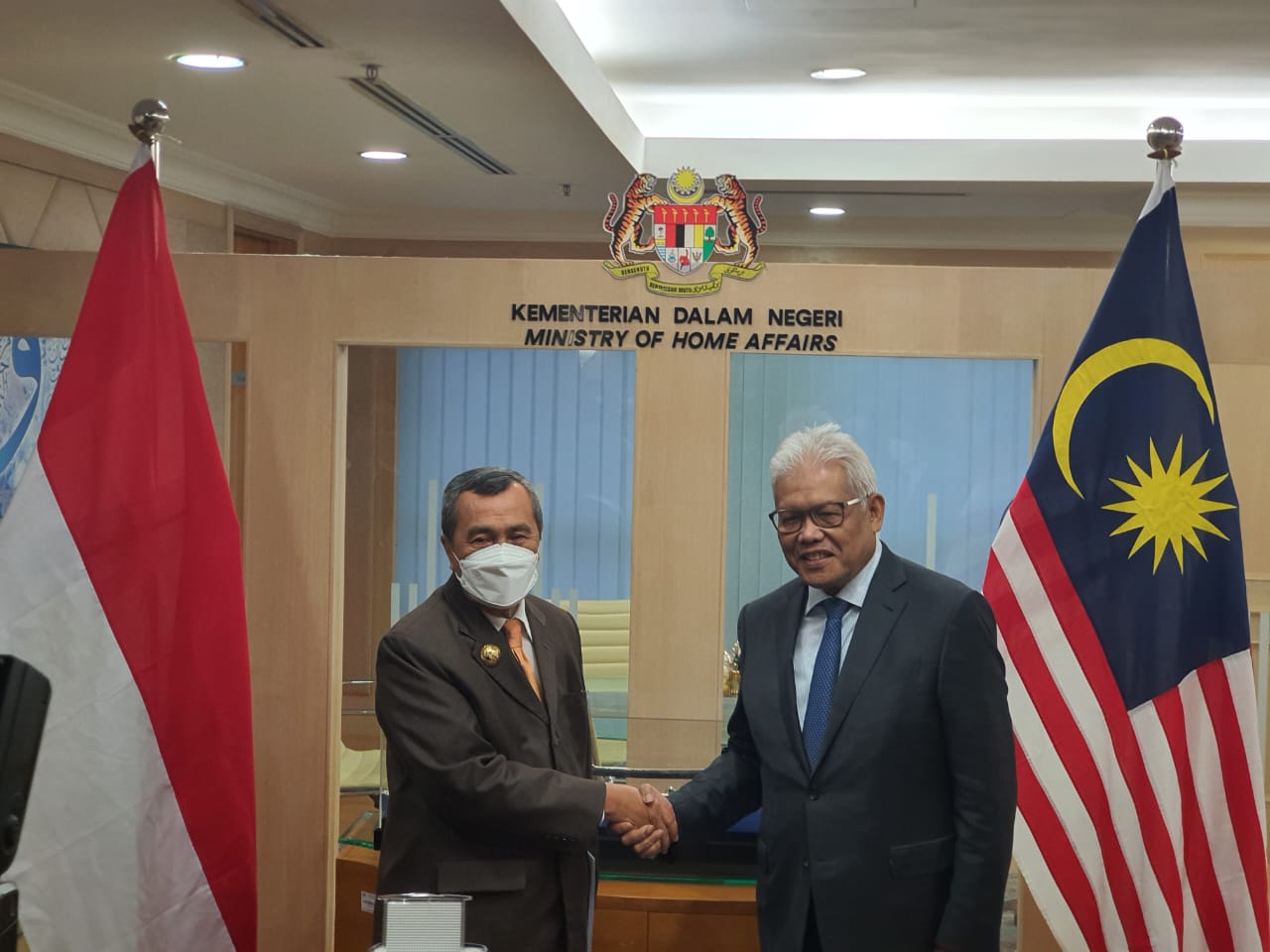 Bertemu Mendagri Malaysia, Gubri Bahas Illegal Fishing, Imigran Gelap dan RoRo