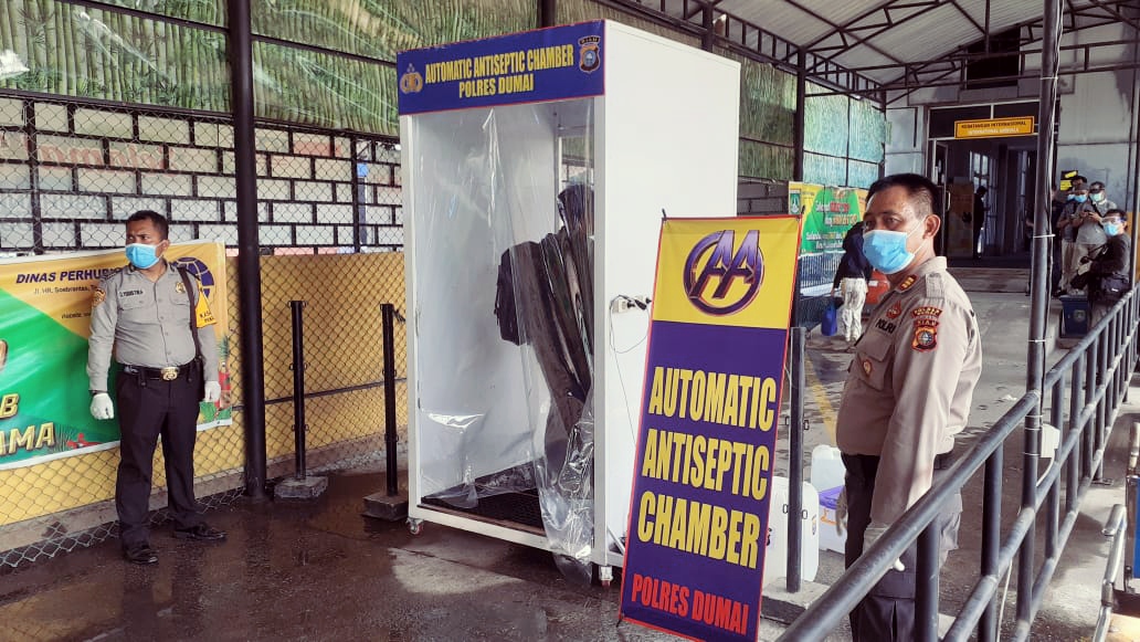 Kepulangan Puluhan TKI Melalui Dumai, Lewati Ruang Antiseptik Otomatis