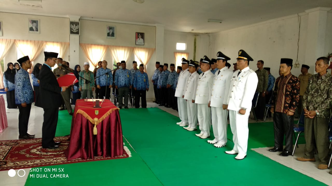 Sekda Rohil Lantik 5 PJS Penghulu se-Kecamatan Tanah Putih