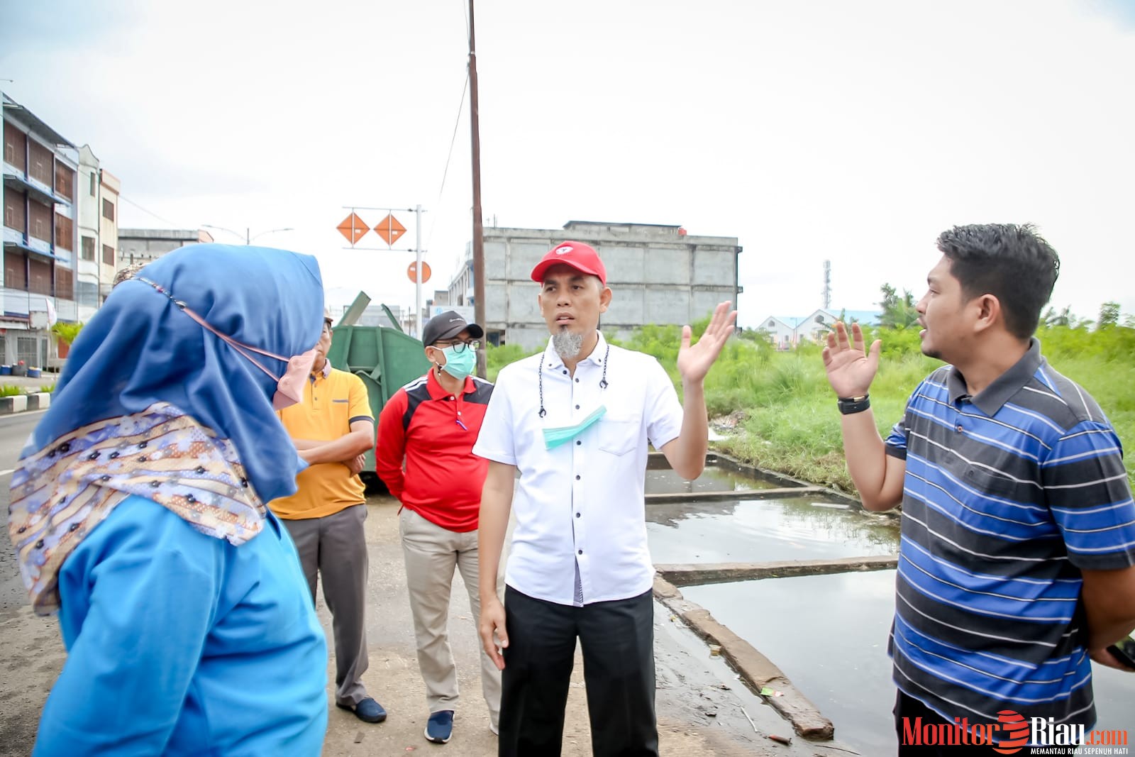 Wako Dumai Ajak Masyarakat Tidak Buang Sampah Sembarangan