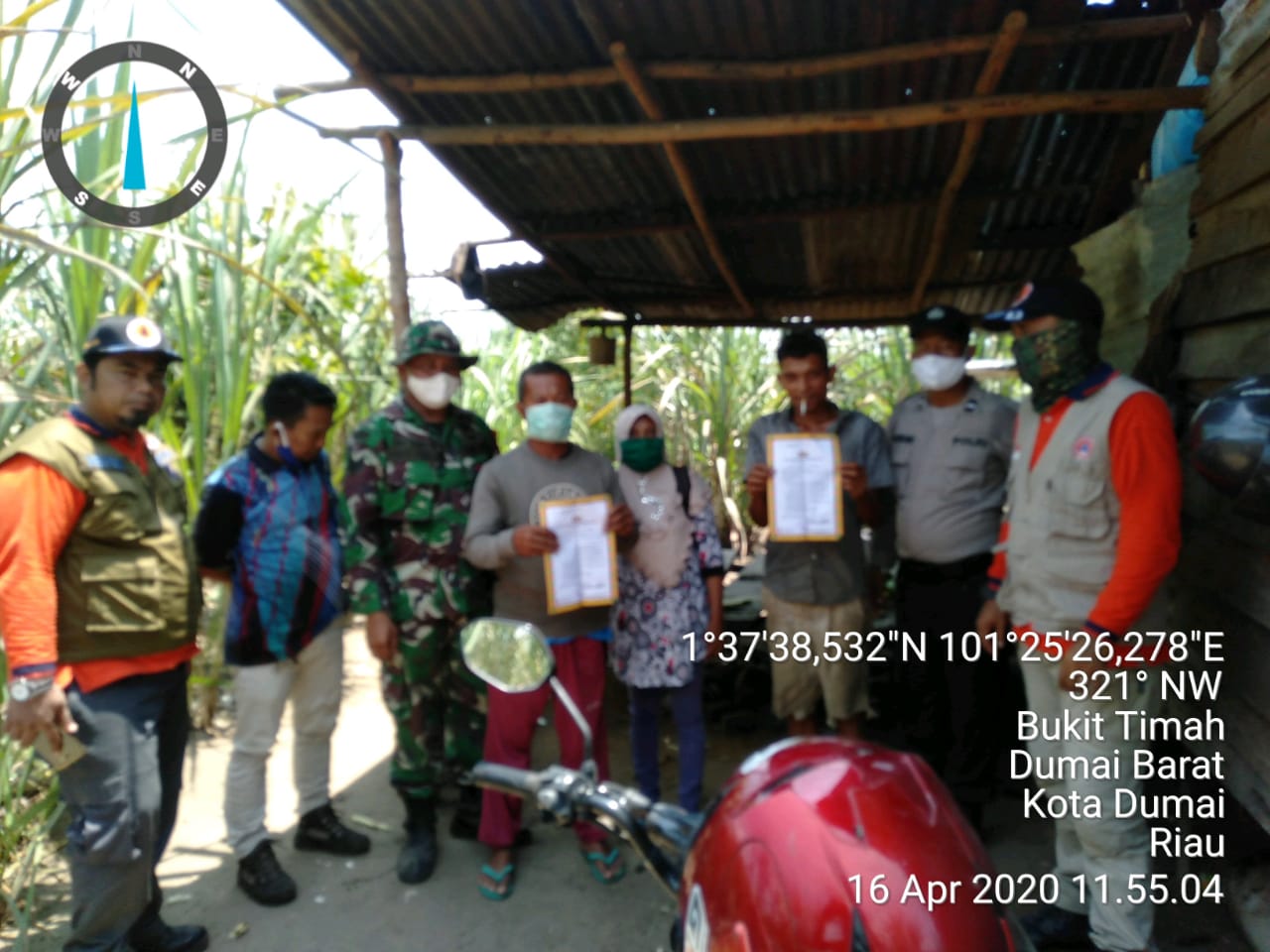 Babinsa Bukit Timah Lakukan Patroli dan Sosialisasi Terpadu