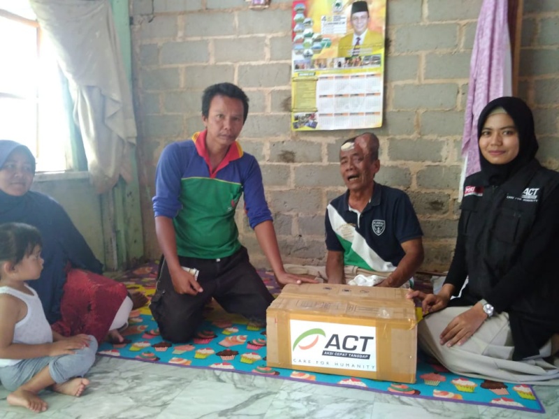 Tim ACT-MRI Kepri Kunjungi Penderita Tumor Kepala