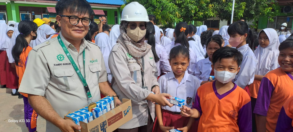 PT Apical Raya Hari Susu Sedunia Dengan Cara Yang Menarik