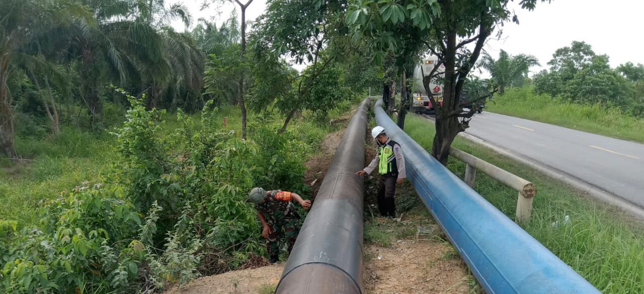 Patroli dan Pengecekan Pipa PHR Oleh Serka Suandi