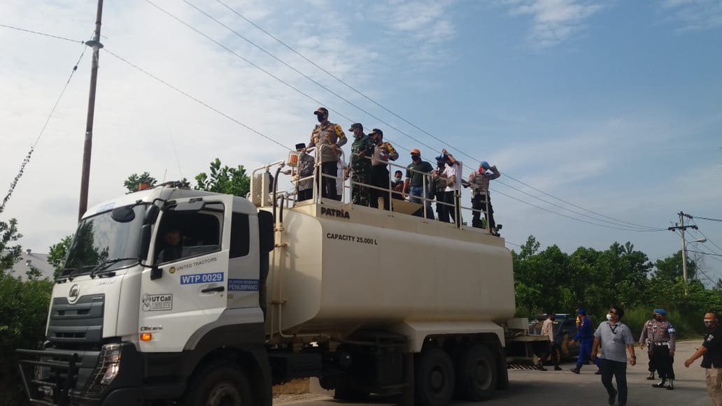 Ruas Jalan Pangkalan Kerinci Kembali Disemprot Disinfektan
