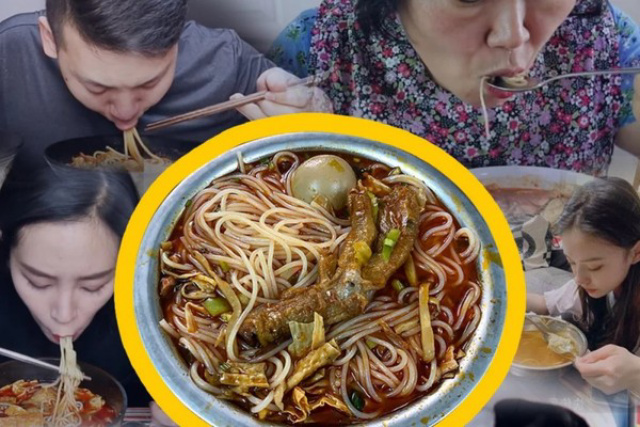 Matanya Ditutup, Chef Ini Buktikan Bisa Masak Mie Goreng yang Enak