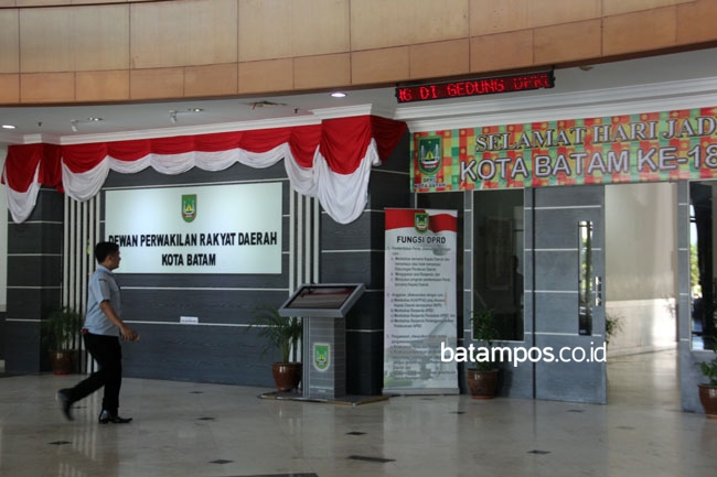 Waduh... Gedung DPRD Kota Batam Masih Sepi