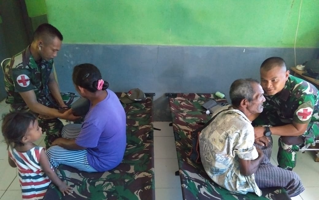 Satgas Pamtas RI-RDTL Yonif 132/BS, Berikan  Pemeriksaan Kesehatan dan Pengobatan Terbatas