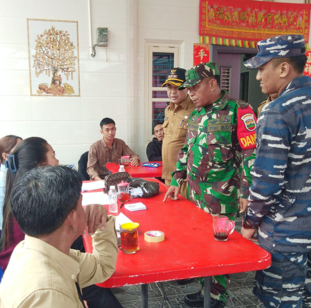 Pastikan Berjalan Sukses, Camat Beserta Jajaran Upika Palika Monitoring Pilpeng Serentak