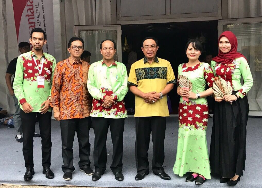 Bupati Inhil Kagumi Keberagaman Budaya Melalui Buah Tangan Masyarakat se-Nusantara