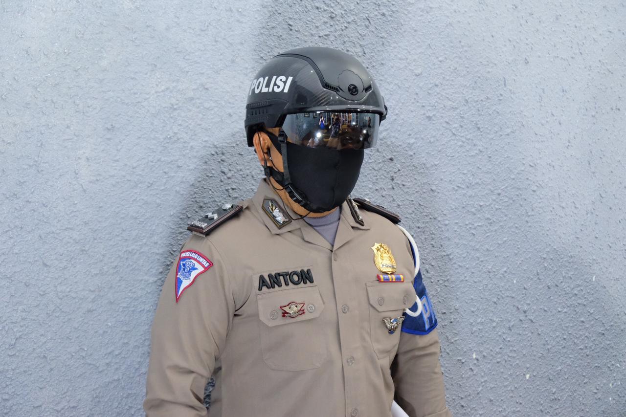 Polda Riau Gunakan Smart Helmed Thermal 