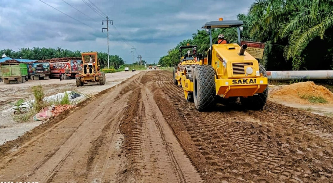 PHR Perbaiki Jalan Rangau Duri Demi Kelancaran Operasional dan Bantu Masyarakat