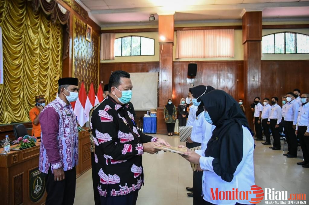 PJ Wako Serahkan SK CPNS Formasi Tahun 2019