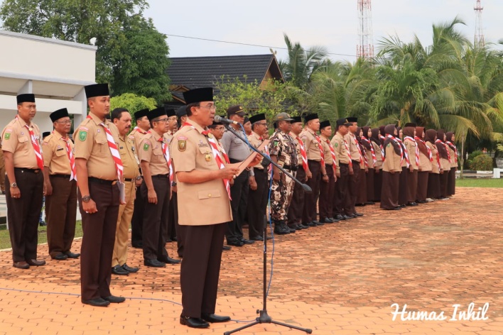 Selaku Kamabicab, Bupati Pimpin Apel Gelar Senja Kwarcab 04.02 Gerakan Pramuka Kabupaten Inhil