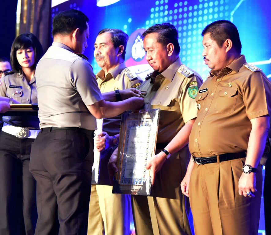 Pemkab Inhil Dapat Penghargaan Dari Kapolri Tito Karnavian