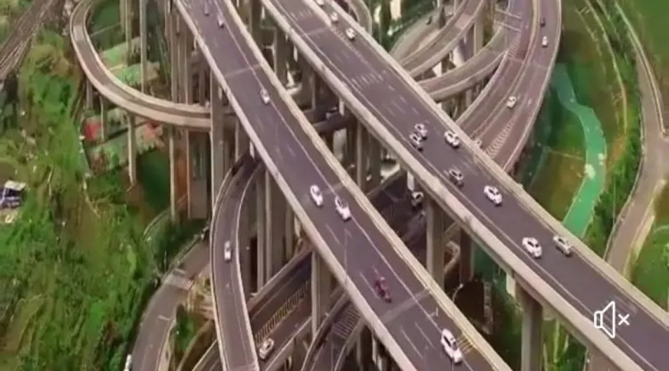 Ruwetnya Jalan Raya di Tiongkok Ini Bikin Pusing