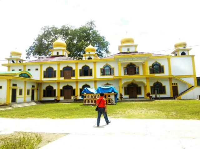 Surau Suluk nan Megah di Bonai Darussalam Rohul