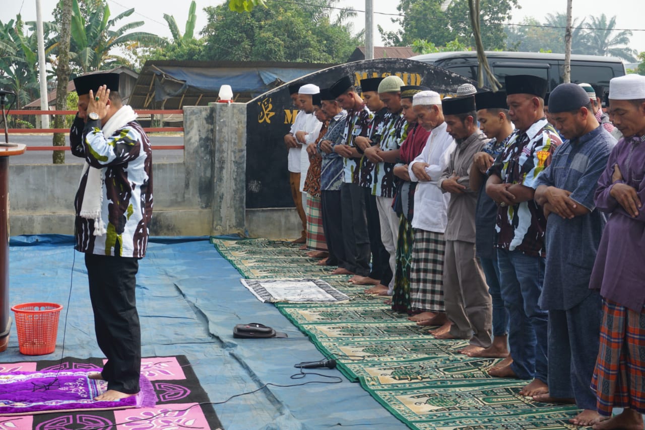 Cutra Andika Pimpin Sholat Istisqa, Alhamdulillah Hujan Turun