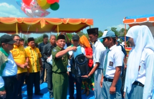 Tingkatkan SDM, Pemkab Pelalawan Berikan Pendidikan Gratis