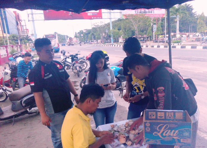 Komunitas Bikers dan Fans Club Gelar Baksos