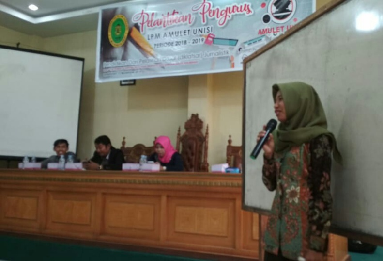 Setelah Dilantik, Pengurus LPM Amulet Unisi Langsung Diberi Bekal Dasar Jurnalistik
