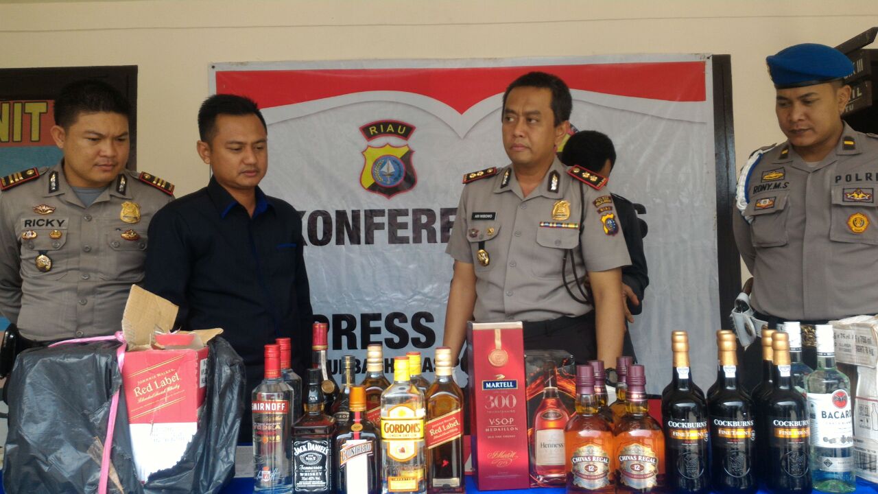 Tangkapan Miras dan Rokok Ilegal Dari Kapal Tanpa Awak, Masih Diburu Polres Pelalawan